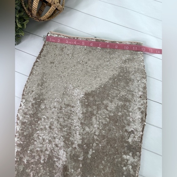 Lulus Love Me Now Matte Champagne Gold Mini Skirt Size XS - Picture 5 of 11